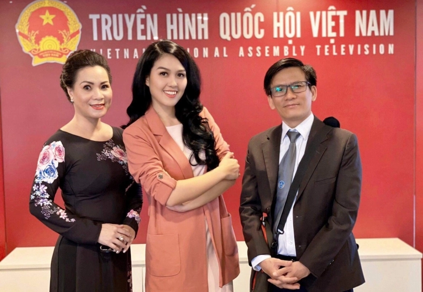 Cá nhân nợ thuế từ 50 triệu đồng trở lên bị tạm hoãn xuất cảnh không?